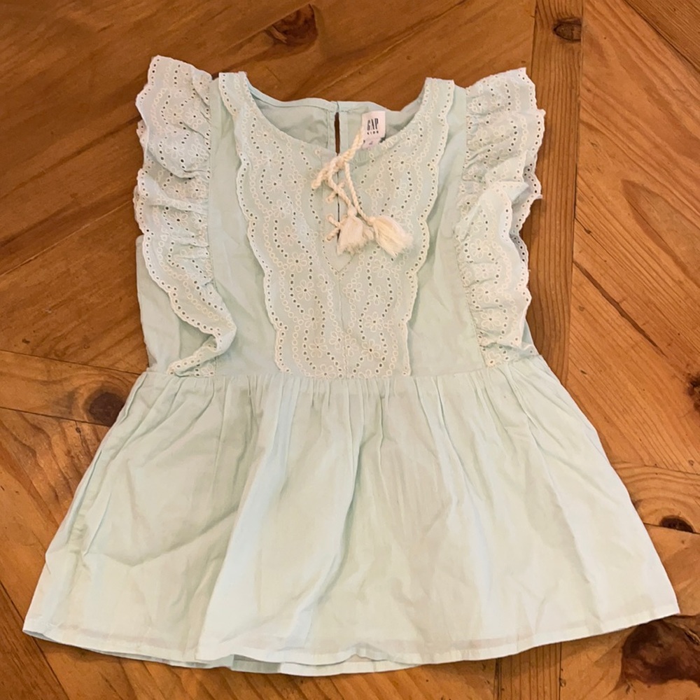 Gap ruffle top